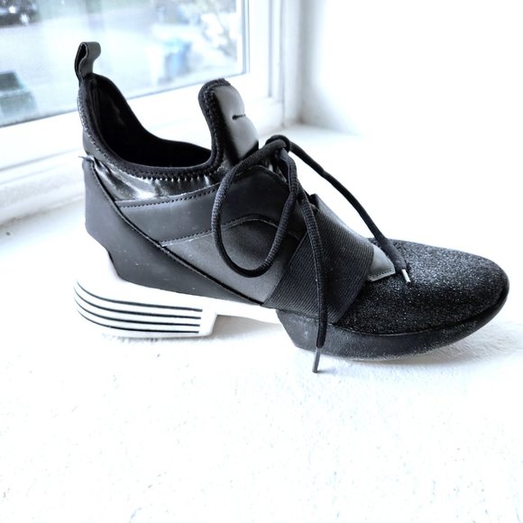 BLACK & WHITE / METALIC TIGHT MESH FRONT HIGH FASHION BOOTS/SNEAKERS  SZ 9 - Picture 3 of 11